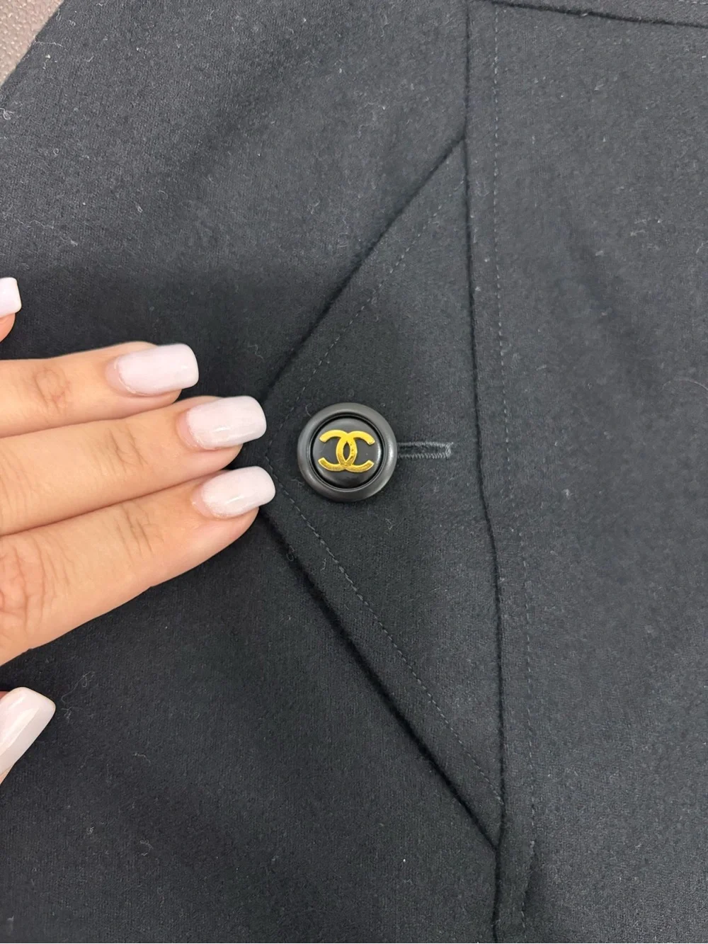 Authentic CHANEL VINTAGE 1994 black wool skirt size 38